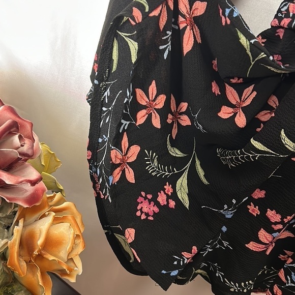 Parisian romper size 6 .black,floral multicolor long sleeve,  faux wrap,surplice - Picture 6 of 15